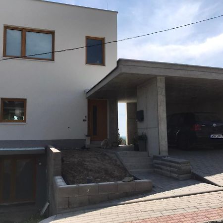 Soukromy Pokoj S Kuchyni A Koupelnou V Radovce نوفي ميستو نا مورافي المظهر الخارجي الصورة